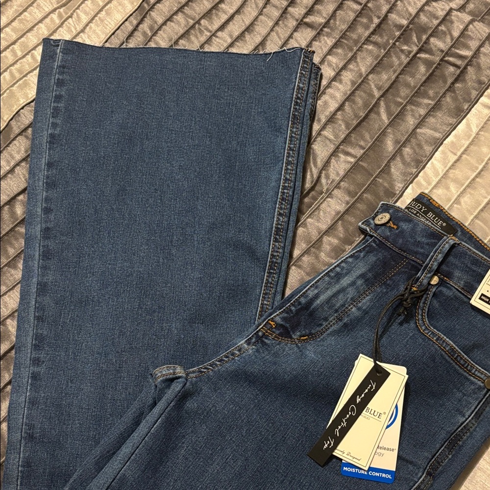 Judy Blue Dark Wash Denim - Picture 2 of 6